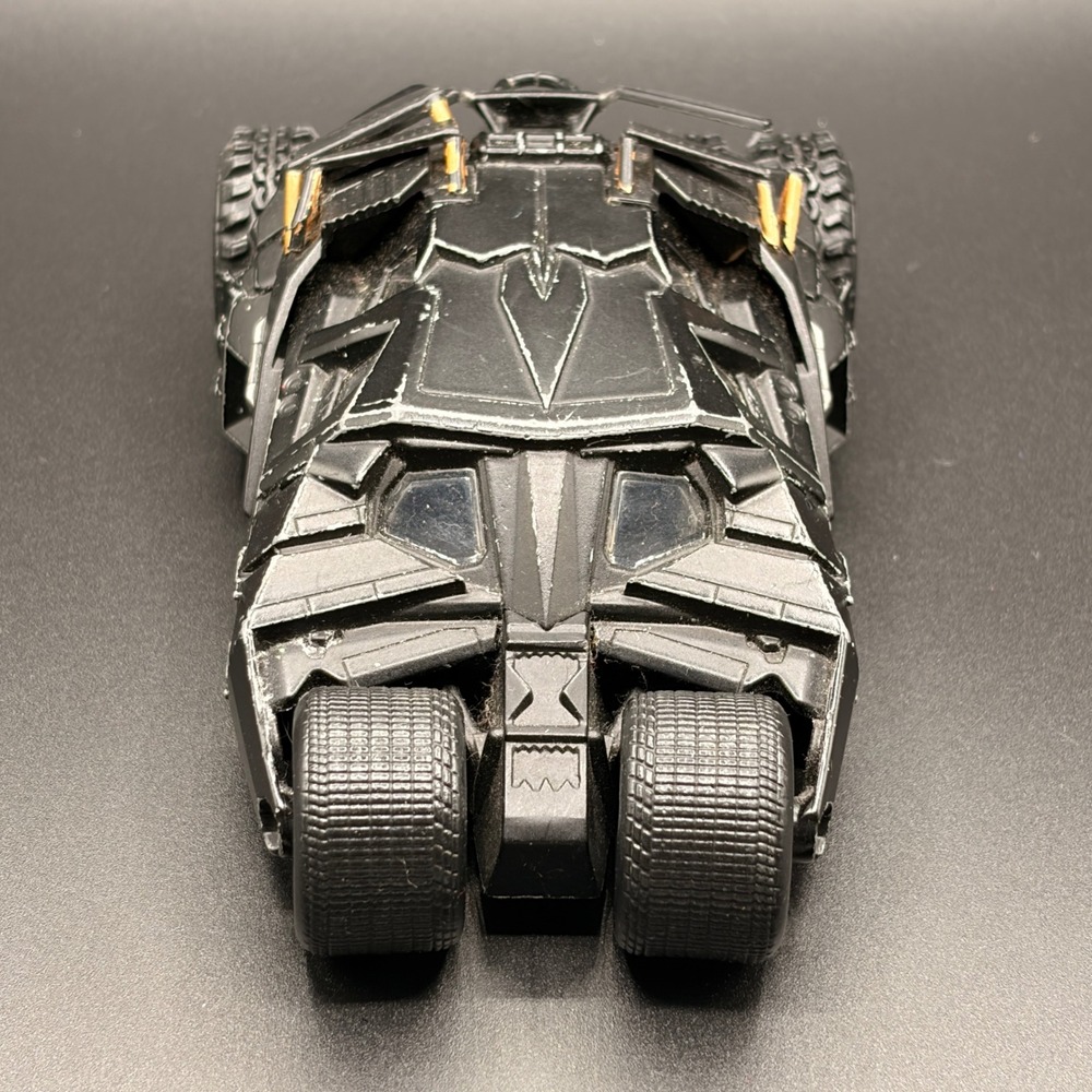 Jada Toys Batman The Dark Knight Batmobile Tumbler 1/32 Diecast Car Black 98682